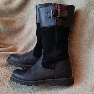 Timberland girls black leather &  suede boots. 1.5